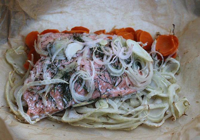 Salmon in Parchment with Fennel, Leeks and Carrots